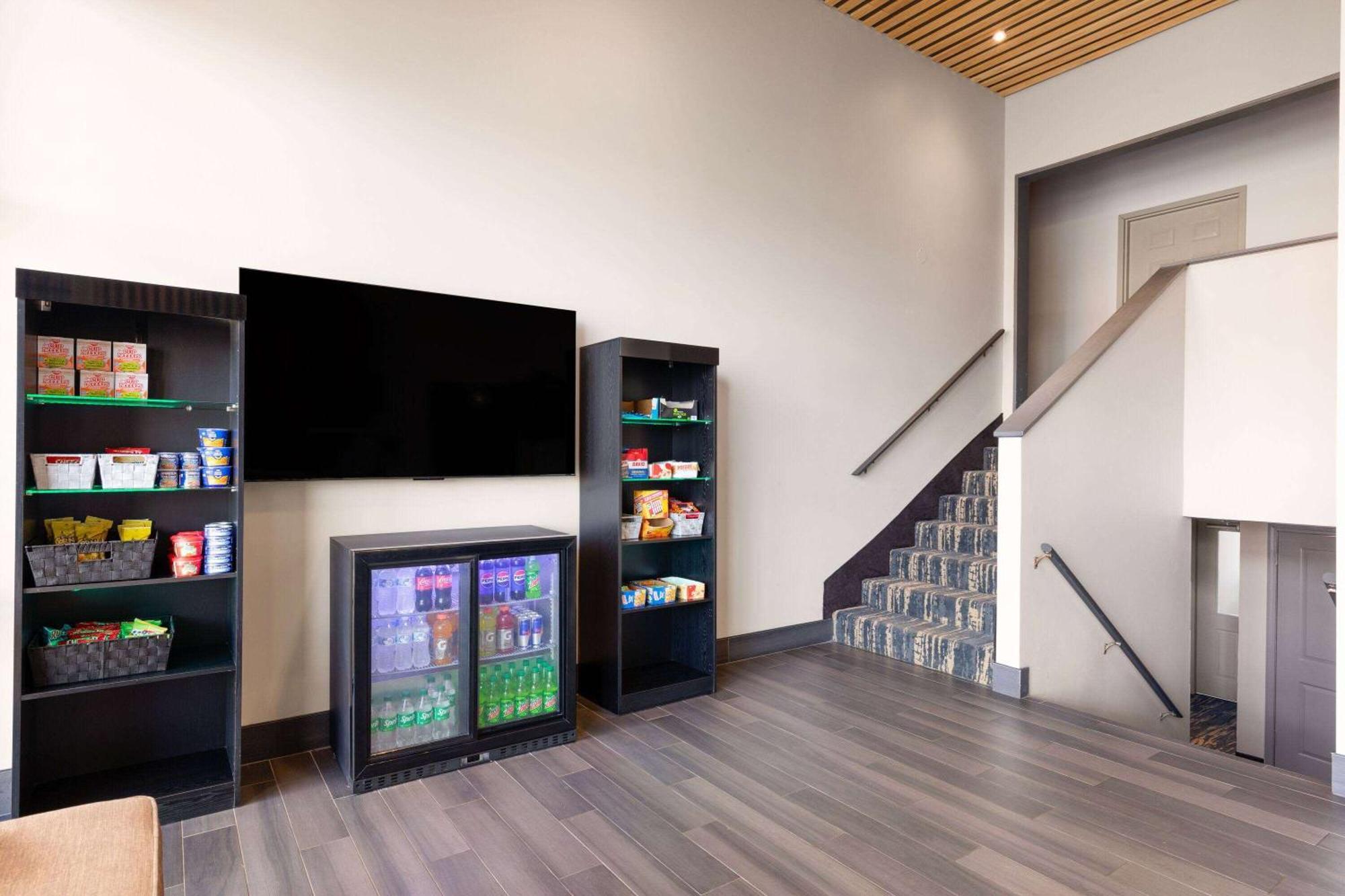Ramada By Wyndham Studio Suites Dothan Exterior photo